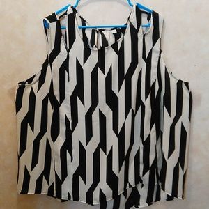 Black and Cream Geometric Top